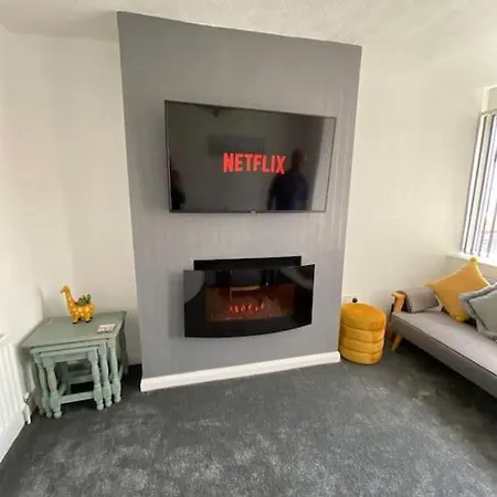 Holiday home New 3 Bedroom Family With Outdoor Living *