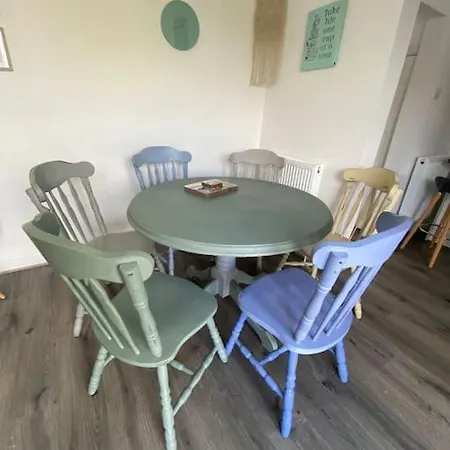 New 3 Bedroom Family With Outdoor Living *