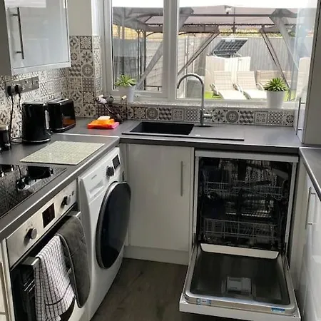 New 3 Bedroom Family With Outdoor Living Blackpool