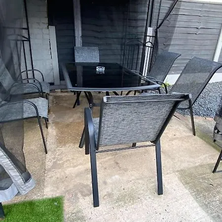 New 3 Bedroom Family With Outdoor Living *
