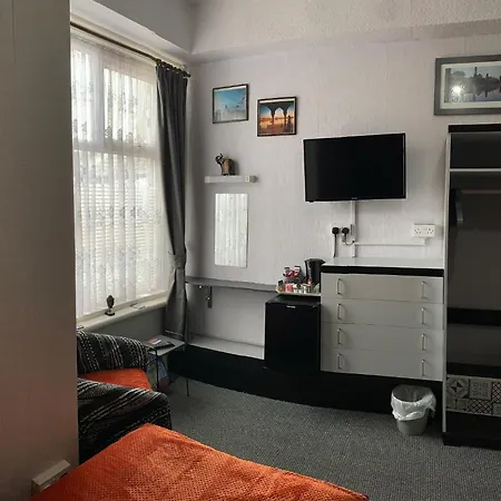Hornby Villa- 4star B&b-couples & Families Only בית הארחה