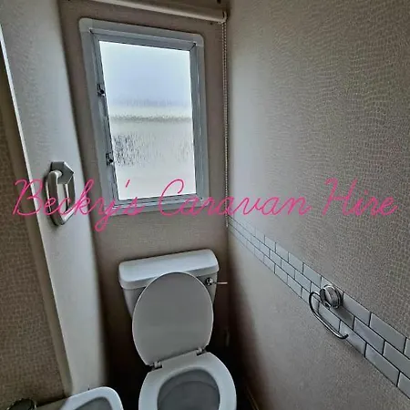 Becky's Caravan At Marton Mere Блэкпул