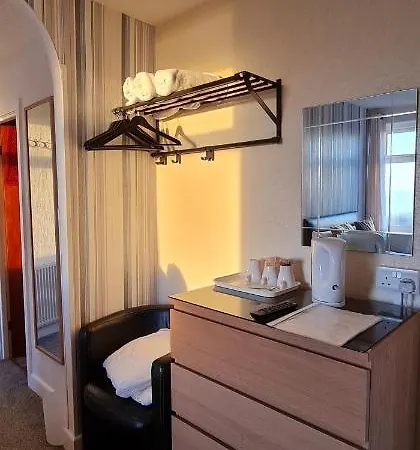 Pensión Ocean Bay 3*