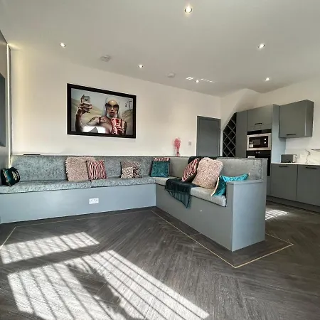 Olivia Rose By Sasco * Blackpool