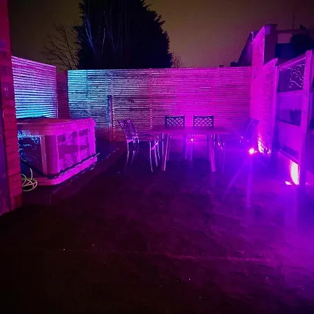 Family Modern 3 Bed Hot Tub House In Holiday home Blackpool