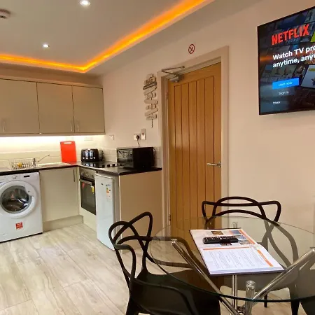 Kennedy House By Service Apartment *