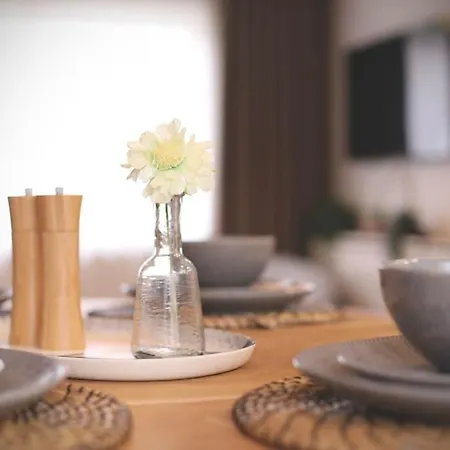 Holiday home Xxbrand Newxx Sleeps 8, Stylish Japandi House