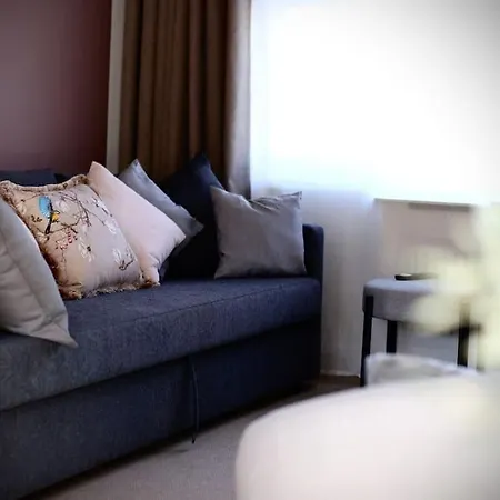 Holiday home Xxbrand Newxx Sleeps 8, Stylish Japandi House