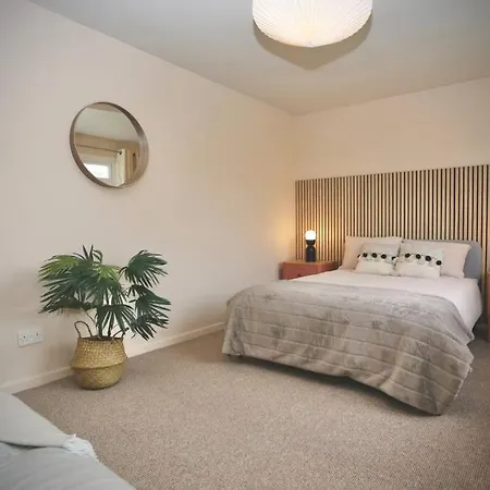 Xxbrand Newxx Sleeps 8, Stylish Japandi House