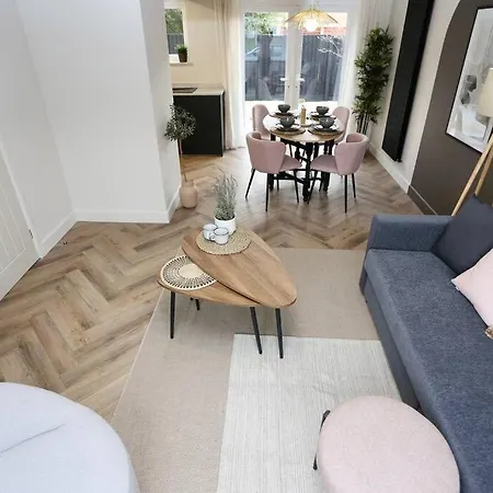 Xxbrand Newxx Sleeps 8, Stylish Japandi House