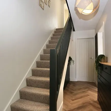 Holiday home Xxbrand Newxx Sleeps 8, Stylish Japandi House *