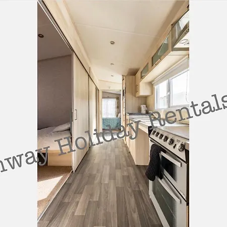 Caravan For Hire Marton Mere * Blackpool