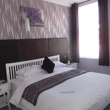 Fourrooms Bed & Breakfast