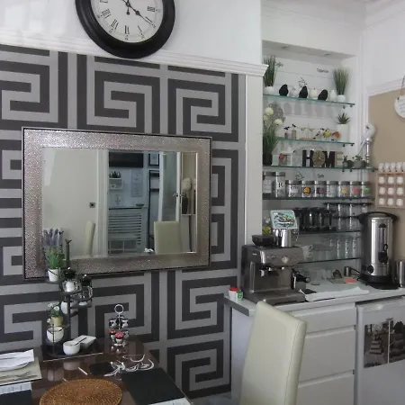 Fourrooms Bed & Breakfast
