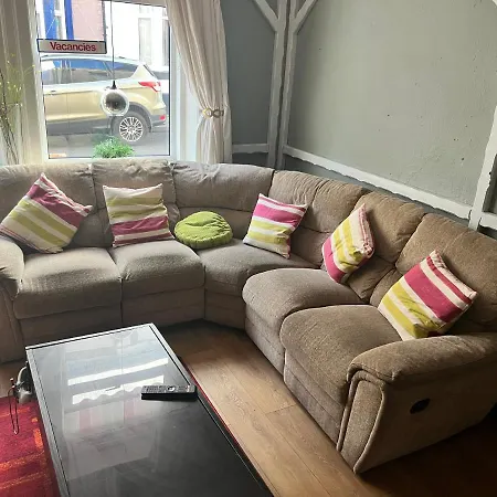 Kirkstead Guesthouse, Pet Friendly Available, Everyone Welcome Guest house Blackpool