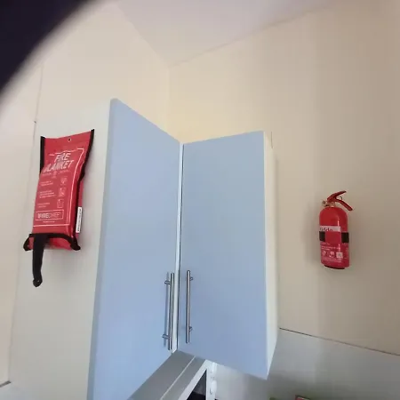 Arise Comfort - Clarendon Road City Centre Apartment