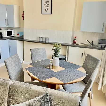 Arise Comfort - Clarendon Road City Centre Apartment Blackpool