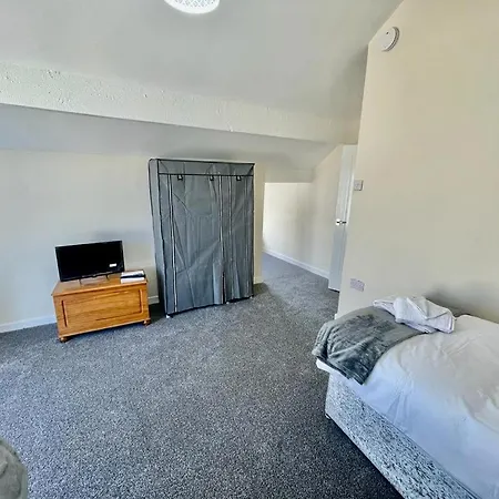 Arise Comfort - Clarendon Road City Centre Apartment
