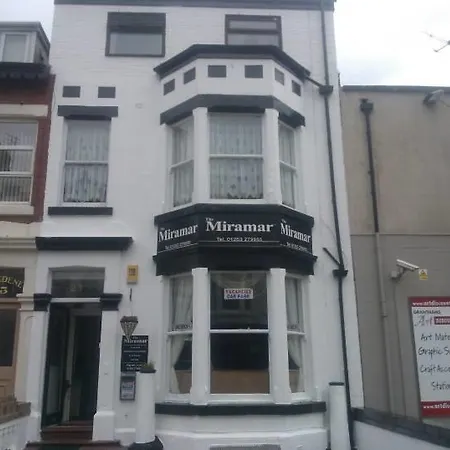 Miramar Bed & Breakfast 4*