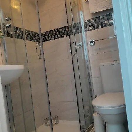 Legends Hotel 2*