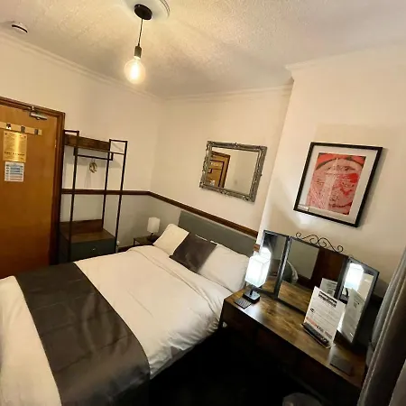 Rendezvous Bar & - Adults Only Bed & Breakfast Blackpool
