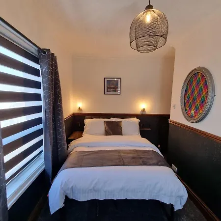 Bed & Breakfast Rendezvous Bar & - Adults Only
