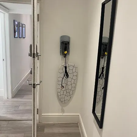 - Palatine Road Apartment *