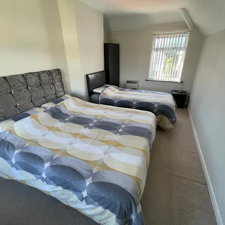 Leavesley Holiday home Blackpool