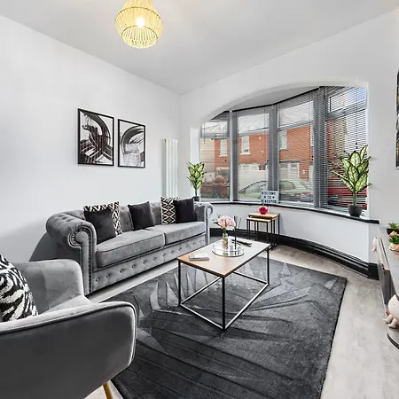 Holiday home Luxury By The Sea Blackpool's Finest Getaway For 8