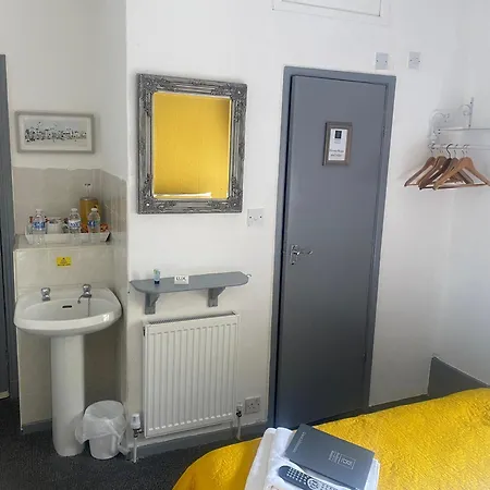 Hotel Bradburys Of