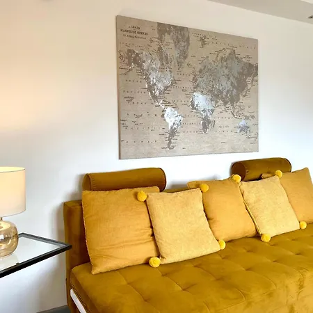 Kennedy House By Service Apartment