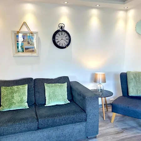 Kennedy House By Service Apartment