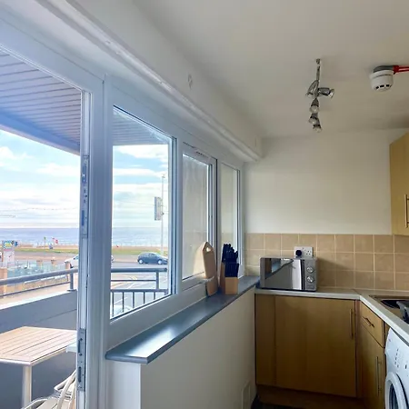 Kennedy House By Service Apartment *