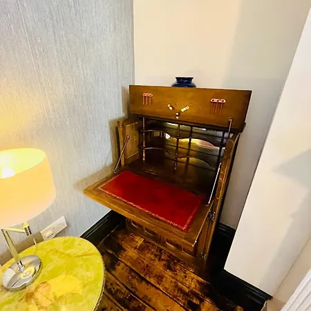 Quirky House Holiday home *