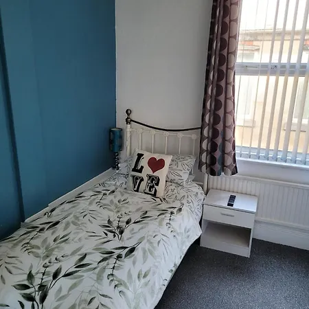 Maydene Konukevi Blackpool