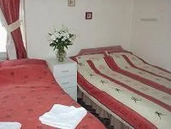 The Falcon Bed & Breakfast 3*