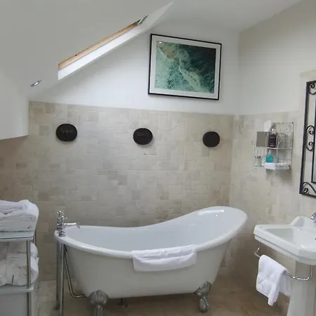 Bed & Breakfast Fourrooms 5*