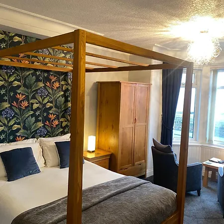 The Fossil Tree Hotel 4*