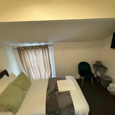 North Coast Hotel *