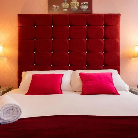 Rouge Hotel 4*