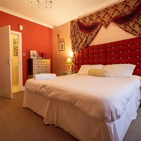 Rouge Hotel 4*