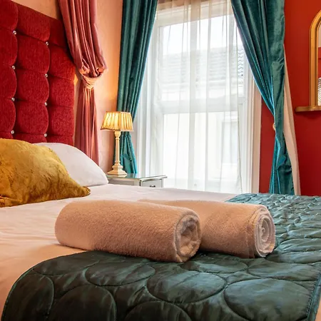 Rouge Hotel 4*