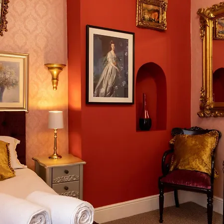 Rouge Hotel 4*