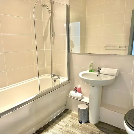 Winter Gardens Service 2 By Service Apartment