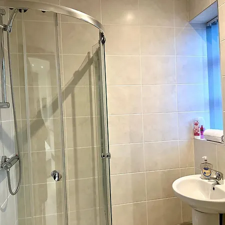 Winter Gardens Service 2 By Service Apartment
