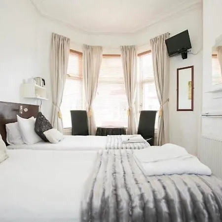 Fairway Guest house 3*