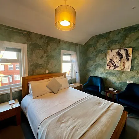 Hotel The Fossil Tree 4*