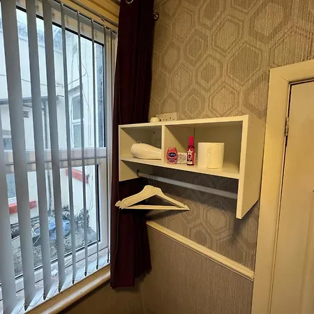 Гостевой дом Runway - Minutes From Winter Gardens - Dog Friendly - Exceptionally Quiet - Very Close H&a Social Club (adults Only) *