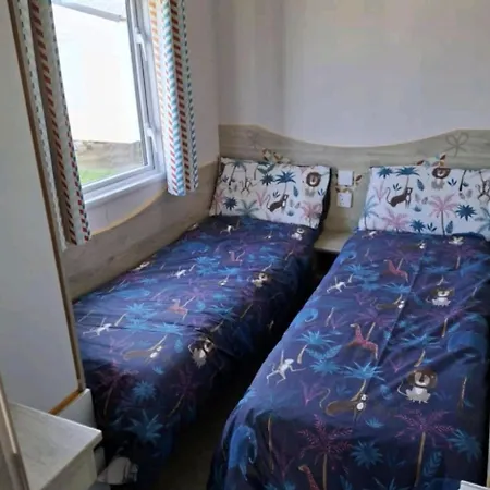 Campsite Buckingham Breeze Haven Caravan Hire Marton Mere *