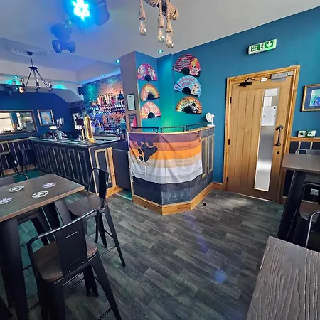 Rendezvous Bar & - Adults Only Bed & Breakfast *